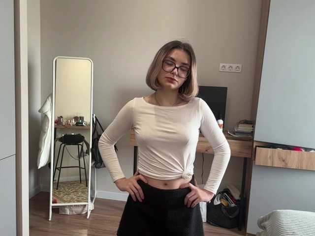 AlbaMihelcic live cam on BongaCams