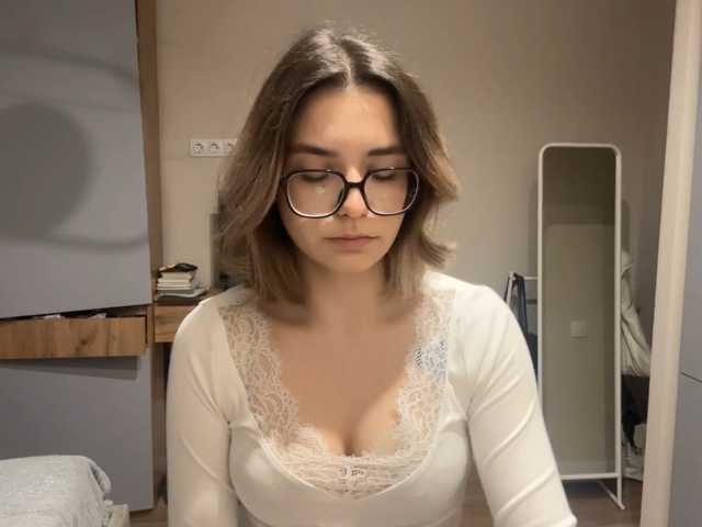 AlbaMihelcic live cam on BongaCams