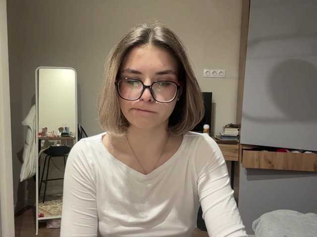 AlbaMihelcic live cam on BongaCams