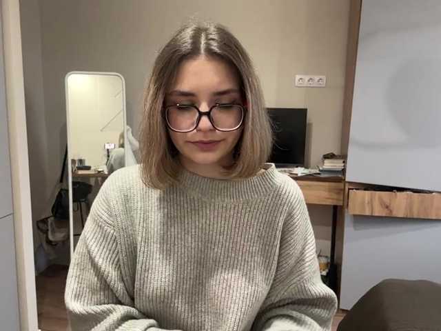 AlbaMihelcic live cam on BongaCams