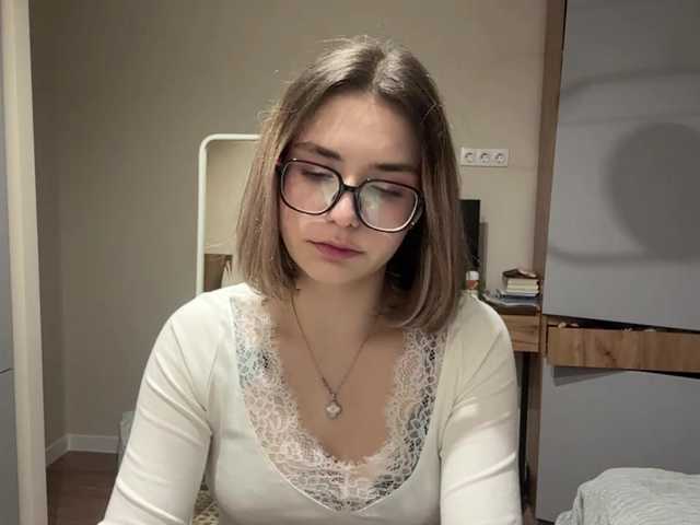 AlbaMihelcic live cam on BongaCams