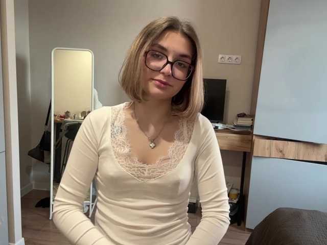 AlbaMihelcic live cam