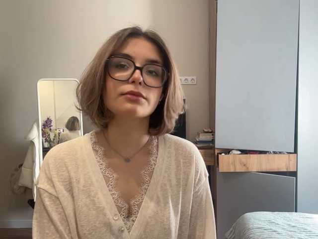AlbaMihelcic live cam on BongaCams