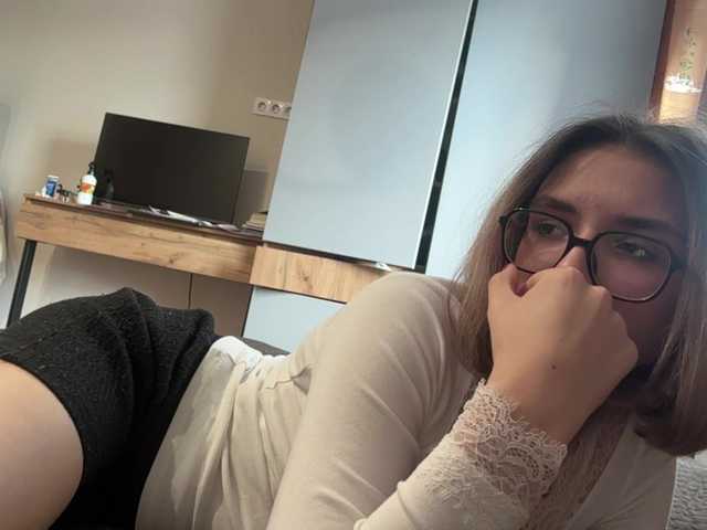 AlbaMihelcic live cam on BongaCams