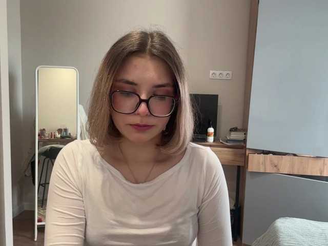 AlbaMihelcic live cam on BongaCams
