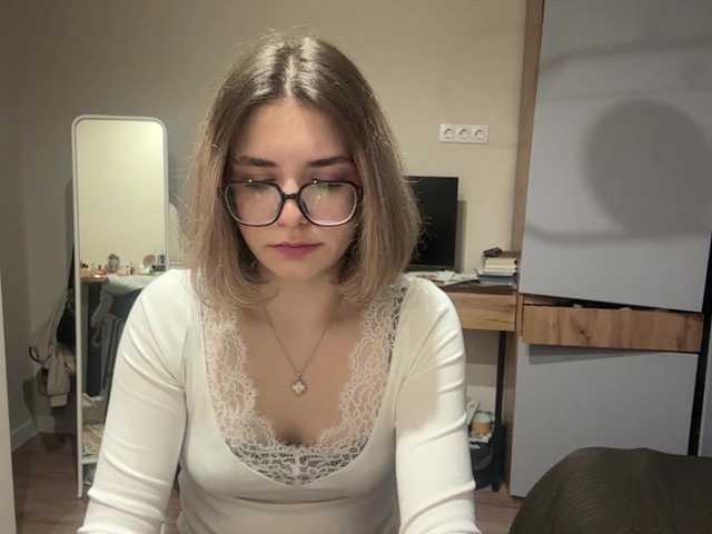 AlbaMihelcic live cam on BongaCams