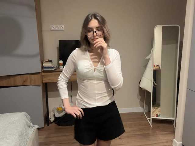 AlbaMihelcic live cam on BongaCams