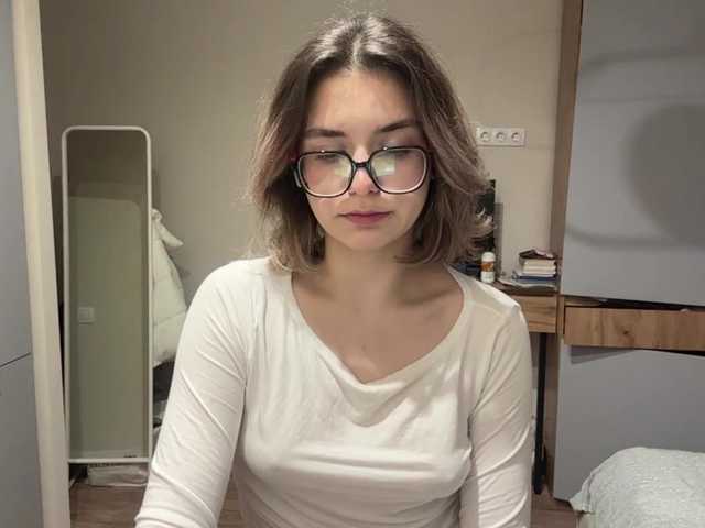 AlbaMihelcic live cam on BongaCams