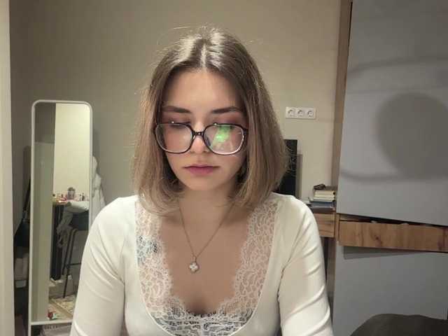 AlbaMihelcic live cam on BongaCams