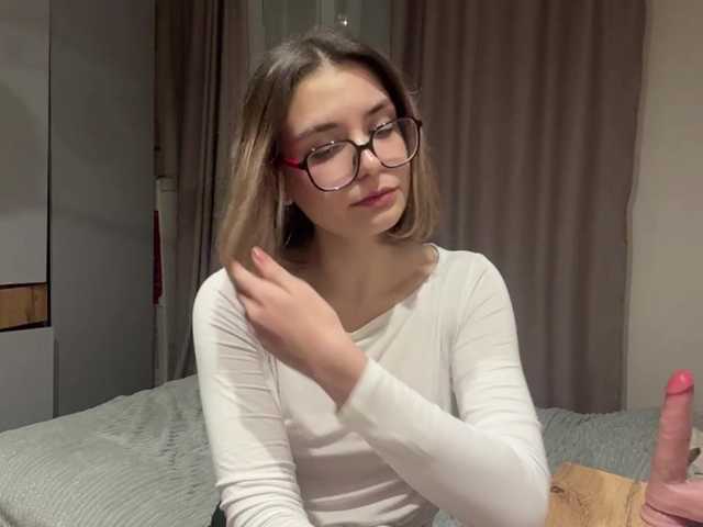 AlbaMihelcic live cam on BongaCams