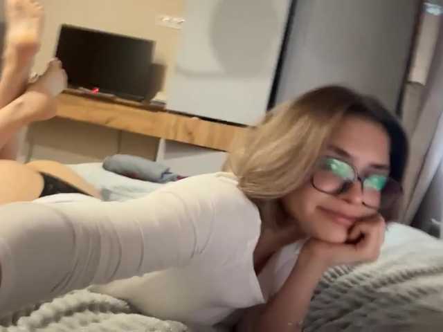 AlbaMihelcic live cam on BongaCams