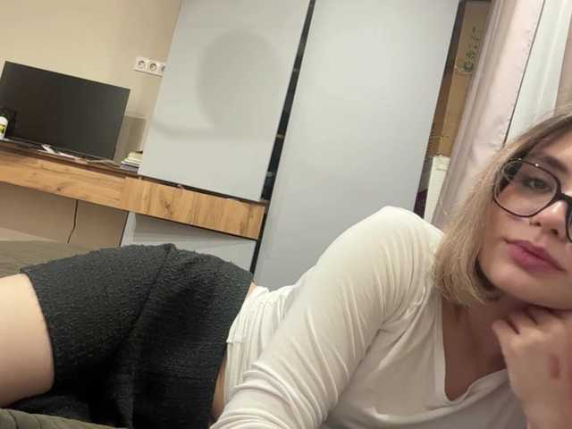 AlbaMihelcic live cam on BongaCams