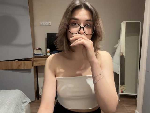 AlbaMihelcic live cam on BongaCams
