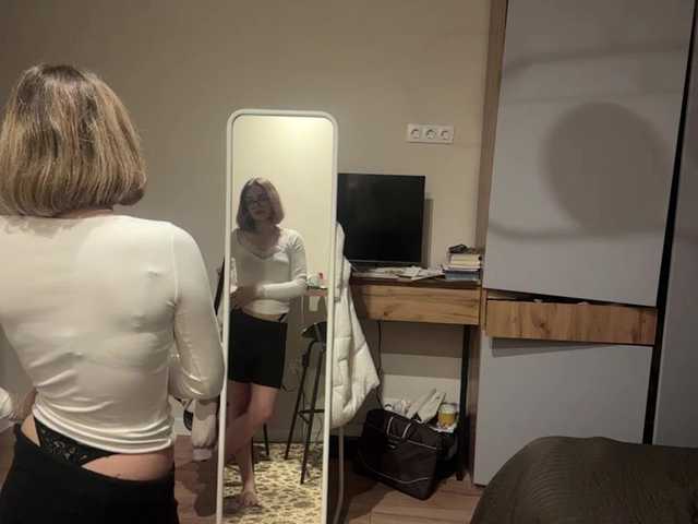 AlbaMihelcic live cam on BongaCams