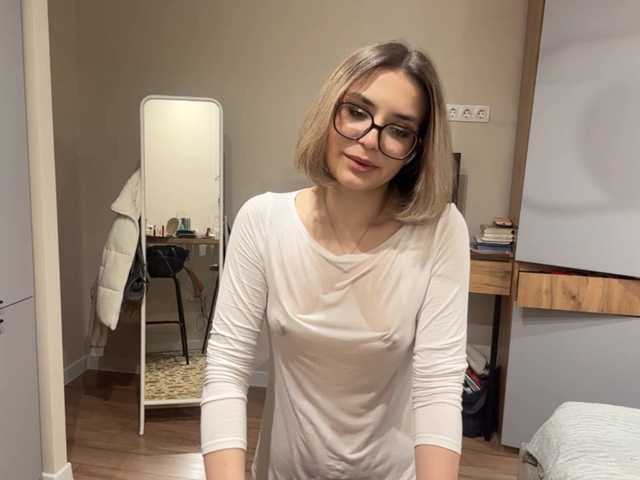 AlbaMihelcic live cam on BongaCams