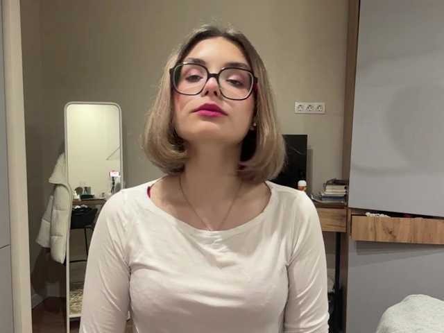 AlbaMihelcic live cam on BongaCams