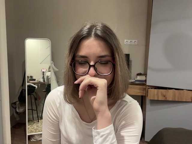 AlbaMihelcic live cam on BongaCams