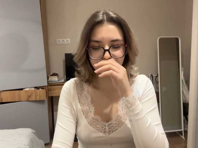 AlbaMihelcic live cam on BongaCams