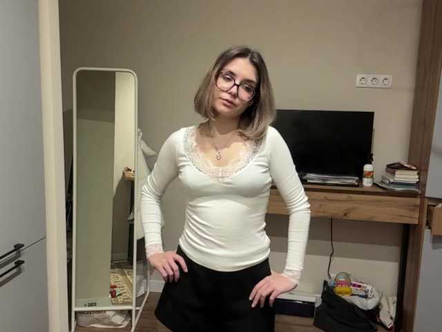 AlbaMihelcic live cam on BongaCams