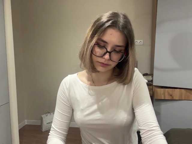 AlbaMihelcic live cam on BongaCams