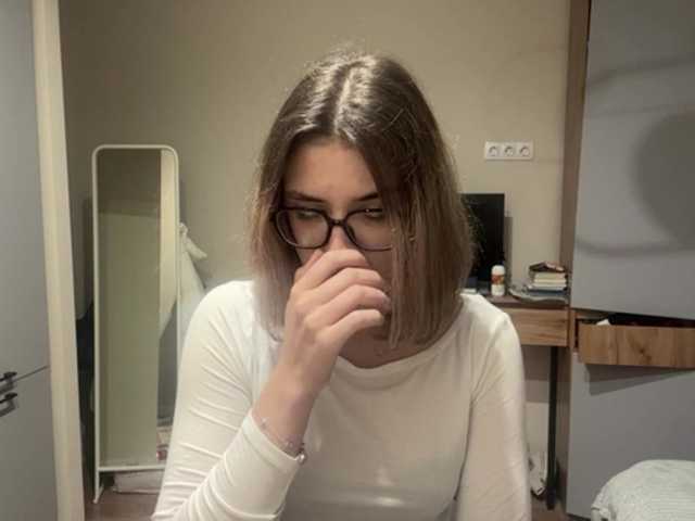 AlbaMihelcic live cam on BongaCams