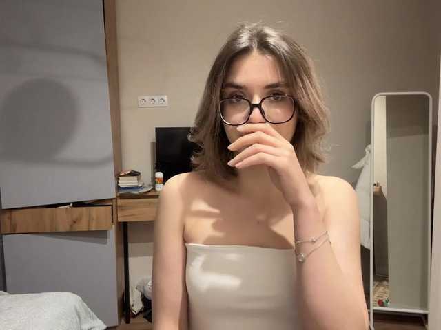 AlbaMihelcic live cam on BongaCams
