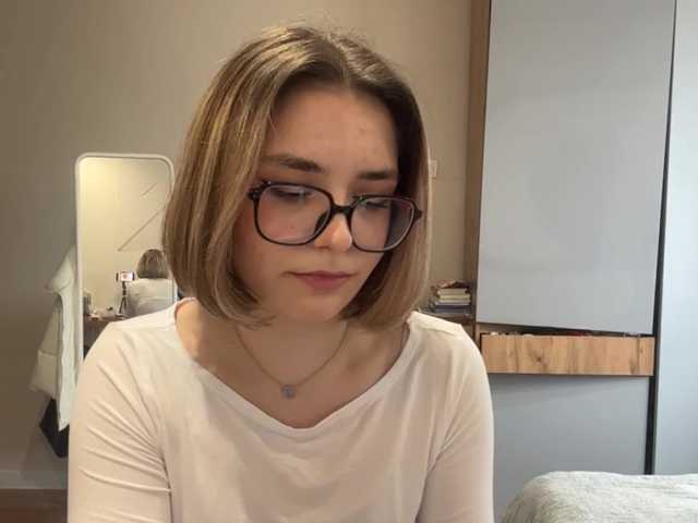 AlbaMihelcic live cam on BongaCams