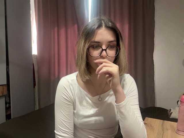 AlbaMihelcic live cam on BongaCams