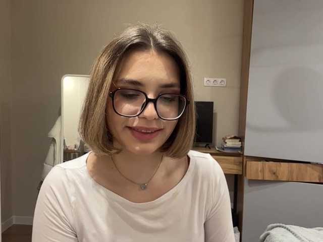 AlbaMihelcic live cam on BongaCams