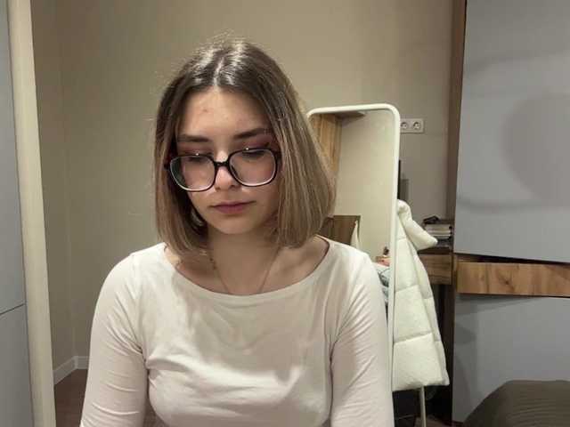 AlbaMihelcic live cam on BongaCams