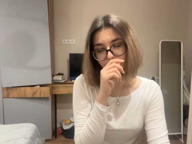AlbaMihelcic live cam on BongaCams