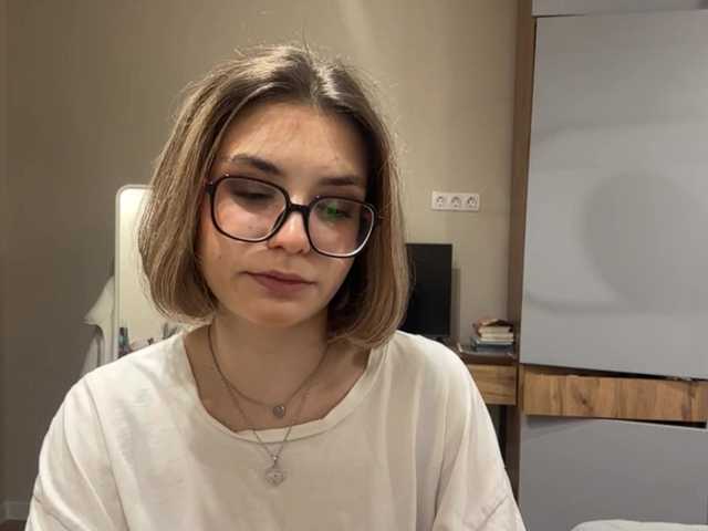 AlbaMihelcic live cam on BongaCams