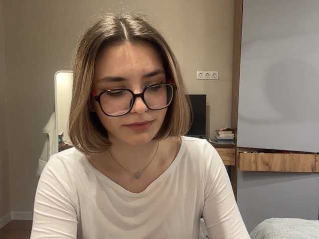 AlbaMihelcic live webcam show