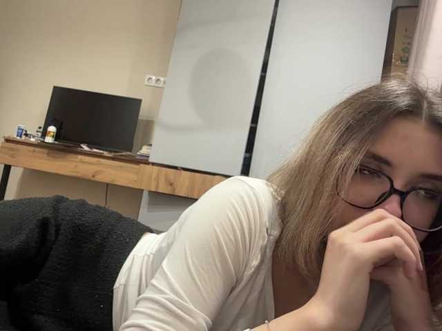 AlbaMihelcic live cam on BongaCams