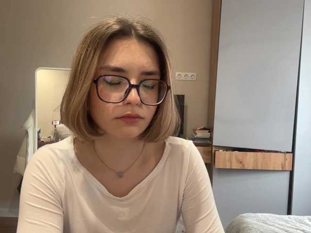 AlbaMihelcic live webcam show
