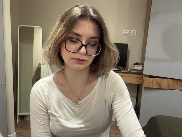AlbaMihelcic live cam on BongaCams