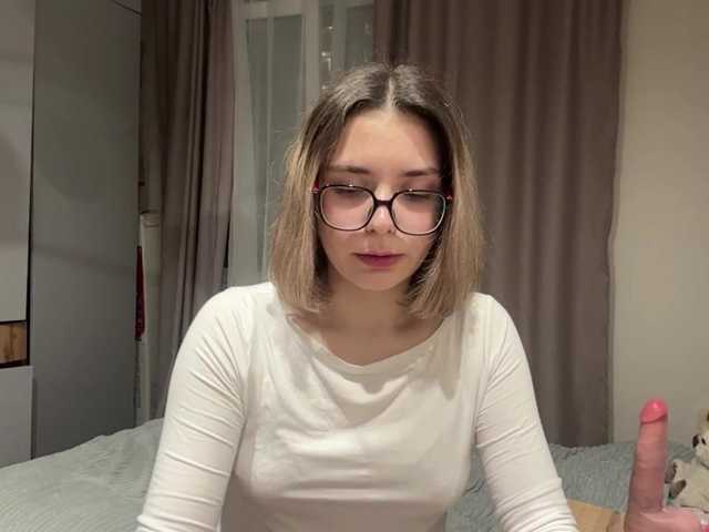 AlbaMihelcic live cam on BongaCams