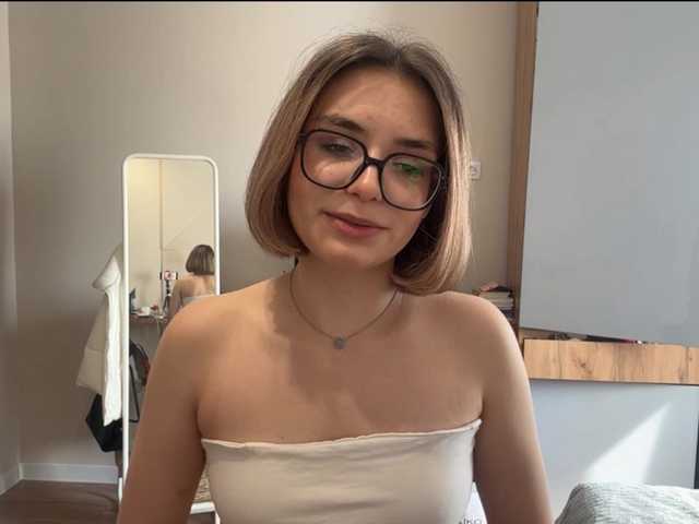 AlbaMihelcic live webcam show