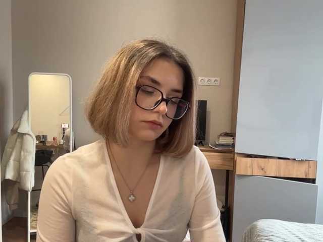 AlbaMihelcic live cam on BongaCams