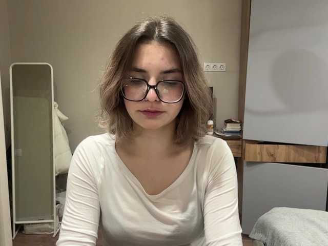 AlbaMihelcic live cam on BongaCams