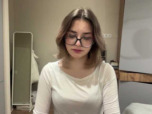 AlbaMihelcic live cam on BongaCams