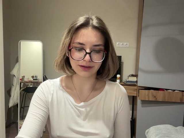 AlbaMihelcic live cam on BongaCams