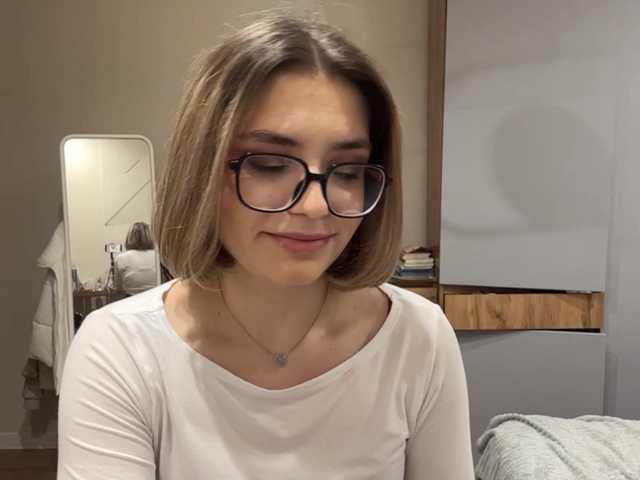 AlbaMihelcic live webcam show