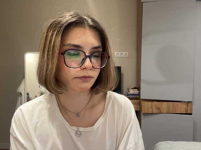 AlbaMihelcic live cam on BongaCams