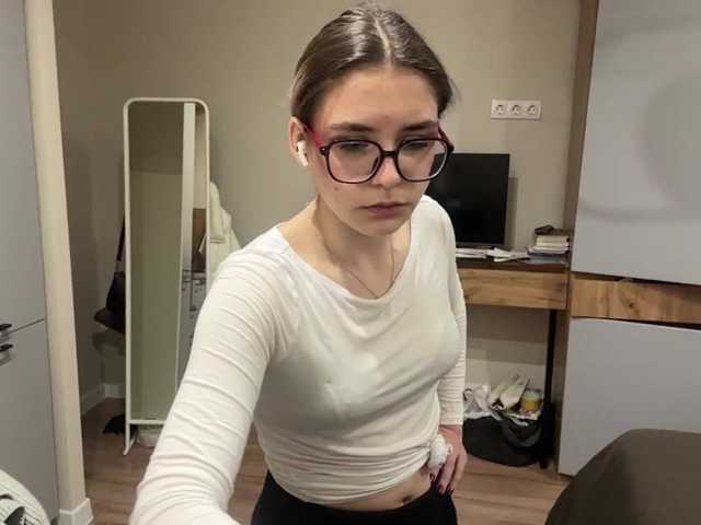 AlbaMihelcic live cam on BongaCams