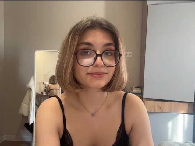 AlbaMihelcic live cam on BongaCams