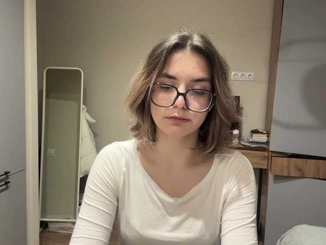 AlbaMihelcic live cam on BongaCams