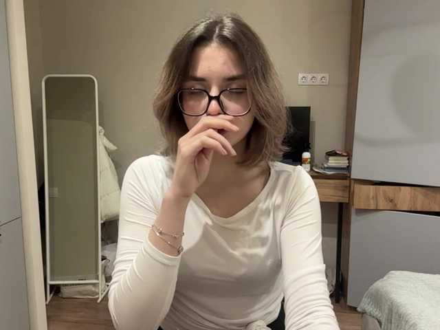 AlbaMihelcic live cam on BongaCams
