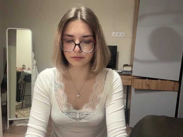 AlbaMihelcic live cam on BongaCams