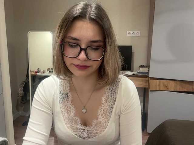 AlbaMihelcic live cam on BongaCams